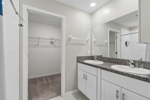 House in Tampa, Florida 4 bedrooms, 173.73 sq.m. № 2211945 - photo 23