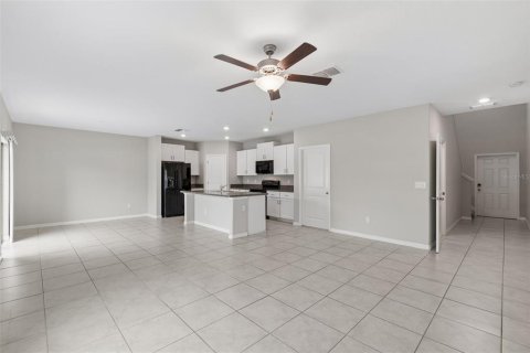 House in Tampa, Florida 4 bedrooms, 173.73 sq.m. № 2211945 - photo 4