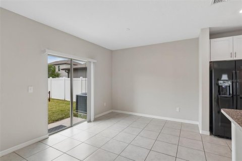 House in Tampa, Florida 4 bedrooms, 173.73 sq.m. № 2211945 - photo 10