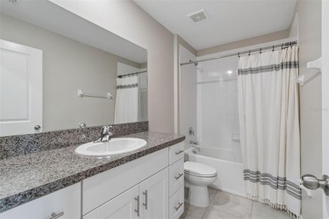 House in Tampa, Florida 4 bedrooms, 173.73 sq.m. № 2211945 - photo 29