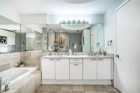 Copropriété à vendre à Aventura, Floride: 2 chambres, 146.88 m2 № 2257074 - photo 23