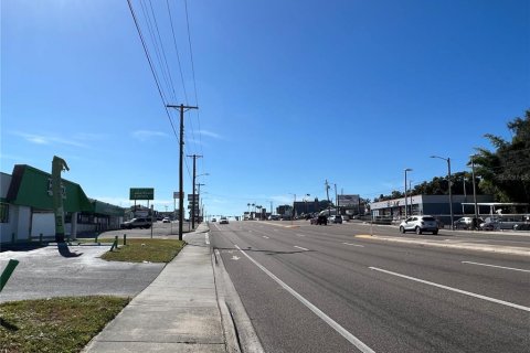 Commercial property in Tampa, Florida 631.46 sq.m. № 891181 - photo 14