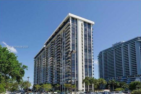 Снять в аренду кондоминиум в Майами, Флорида 1 спальня, 70.33м2, № 1992463 - фото 12