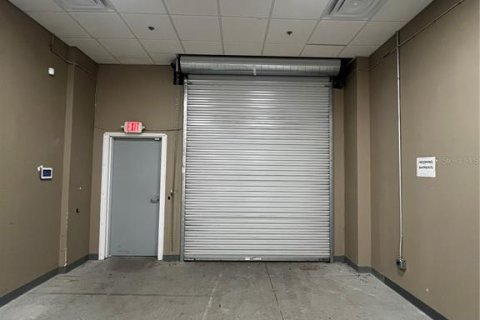 Propiedad comercial en alquiler en Mount Dora, Florida, 105.54 m2 № 1690034 - foto 6