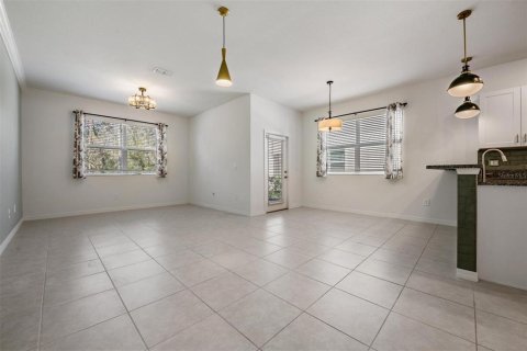 Купить таунхаус в Ленд-о-Лейкс, Флорида 7 комнат, 166.02м2, № 2098217 - фото 13