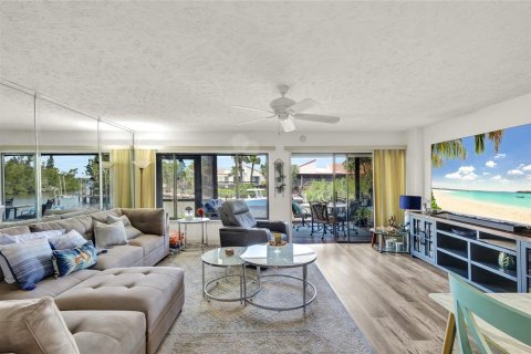 Touwnhouse à vendre à Punta Gorda, Floride: 3 chambres, 155.52 m2 № 2097110 - photo 4