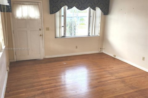 Villa ou maison à vendre à Riviera Beach, Floride: 2 chambres, 83.05 m2 № 1964462 - photo 4