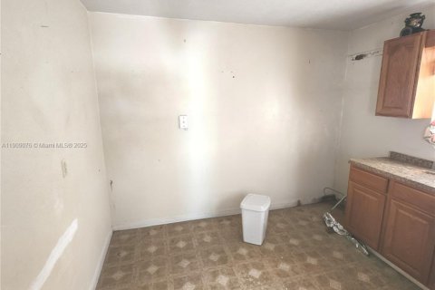 Villa ou maison à vendre à Riviera Beach, Floride: 2 chambres, 83.05 m2 № 1964462 - photo 10