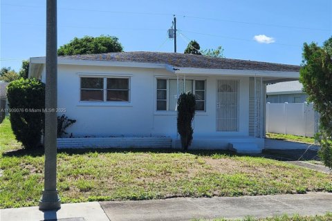 Villa ou maison à vendre à Riviera Beach, Floride: 2 chambres, 83.05 m2 № 1964462 - photo 2