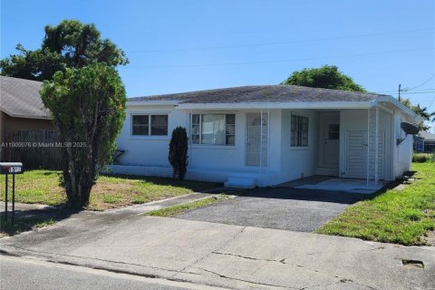 Villa ou maison à vendre à Riviera Beach, Floride: 2 chambres, 83.05 m2 № 1964462 - photo 1