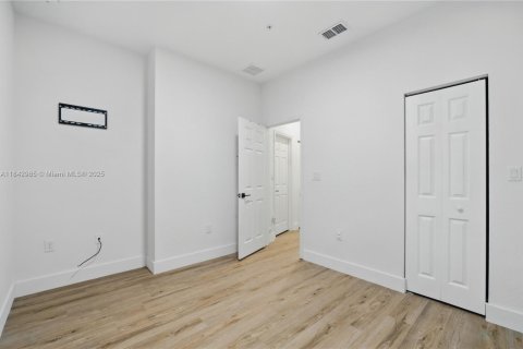 Townhouse in Tamarac, Florida 3 bedrooms, 142.7 sq.m. № 1836094 - photo 16