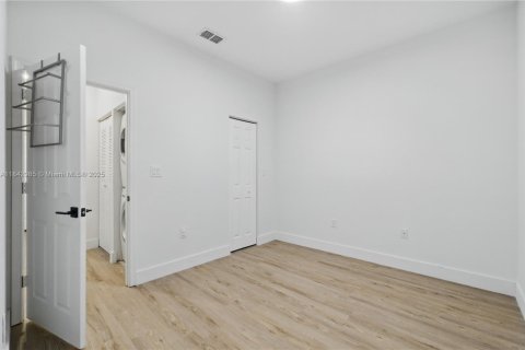 Townhouse in Tamarac, Florida 3 bedrooms, 142.7 sq.m. № 1836094 - photo 15