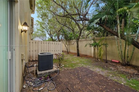 Townhouse in Tamarac, Florida 3 bedrooms, 142.7 sq.m. № 1836094 - photo 18