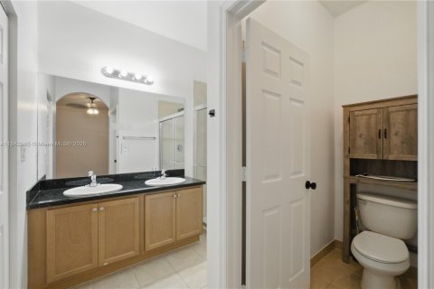 Townhouse in Tamarac, Florida 3 bedrooms, 142.7 sq.m. № 1836094 - photo 21
