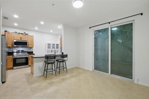 Townhouse in Tamarac, Florida 3 bedrooms, 142.7 sq.m. № 1836094 - photo 6