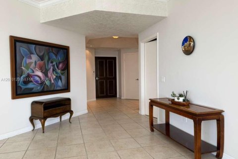 Condo in Aventura, Florida, 2 bedrooms № 2090732 - photo 13