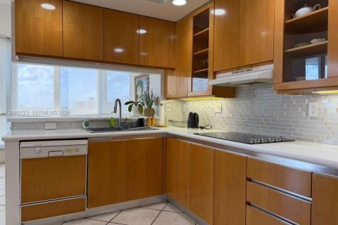 Condo in Aventura, Florida, 2 bedrooms № 2090732 - photo 17