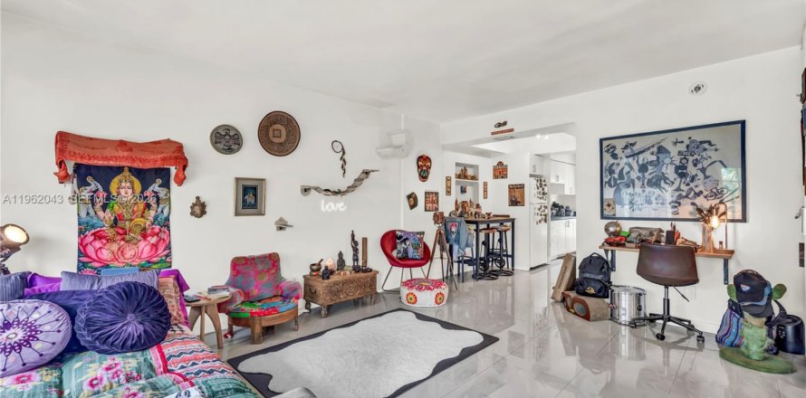 Кондоминиум с 1 спальней в Майами-Бич, Флорида № 2024964