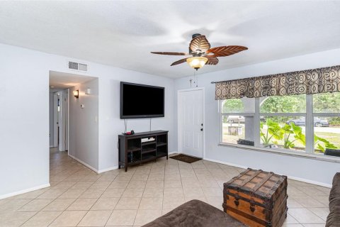 House in Palm Bay, Florida 3 bedrooms, 119.47 sq.m. № 1796490 - photo 4