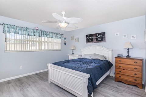House in Palm Bay, Florida 3 bedrooms, 119.47 sq.m. № 1796490 - photo 10