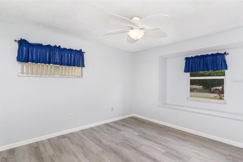 House in Palm Bay, Florida 3 bedrooms, 119.47 sq.m. № 1796490 - photo 13