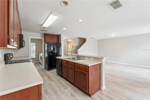 Townhouse in Orlando, Florida 3 bedrooms, 167.6 sq.m. № 2266347 - photo 28