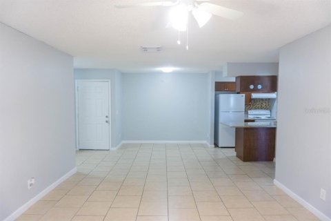 Condo in Brandon, Florida, 2 bedrooms  № 1900609 - photo 7