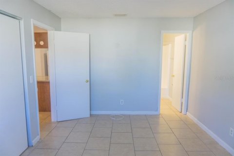 Condo in Brandon, Florida, 2 bedrooms  № 1900609 - photo 19
