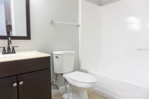Condo in Brandon, Florida, 2 bedrooms  № 1900609 - photo 29