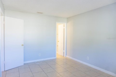 Condo in Brandon, Florida, 2 bedrooms  № 1900609 - photo 20