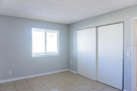 Condo in Brandon, Florida, 2 bedrooms  № 1900609 - photo 17