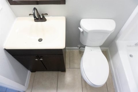 Condo in Brandon, Florida, 2 bedrooms  № 1900609 - photo 23
