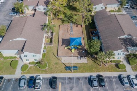 Condo in Brandon, Florida, 2 bedrooms  № 1900609 - photo 1