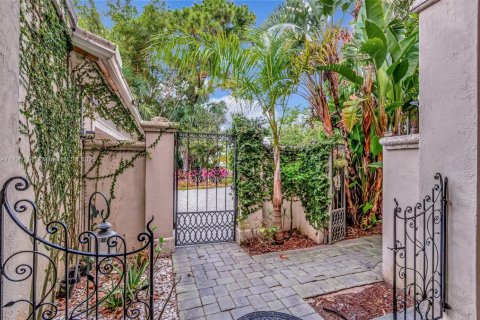 House in West Palm Beach, Florida 3 bedrooms, 229.1 sq.m. № 1758888 - photo 13