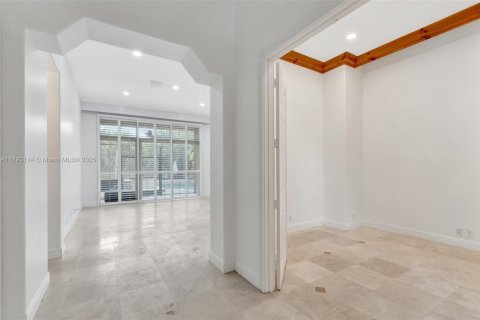 House in West Palm Beach, Florida 3 bedrooms, 229.1 sq.m. № 1758888 - photo 16