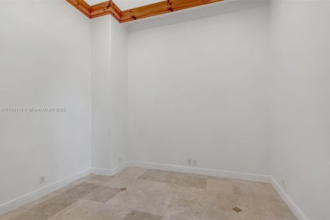 House in West Palm Beach, Florida 3 bedrooms, 229.1 sq.m. № 1758888 - photo 17