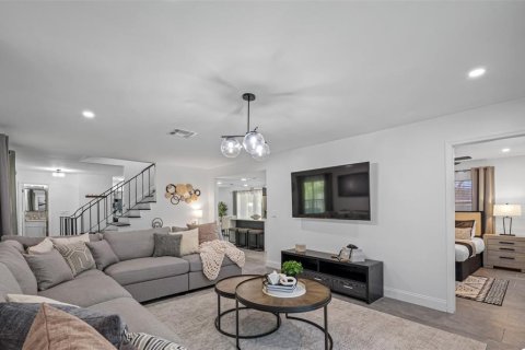 House in Largo, Florida 6 bedrooms, 232.81 sq.m. № 2104503 - photo 21