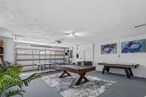 House in Largo, Florida 6 bedrooms, 232.81 sq.m. № 2104503 - photo 25