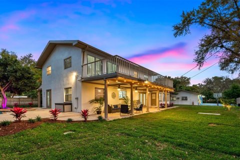 House in Largo, Florida 6 bedrooms, 232.81 sq.m. № 2104503 - photo 6