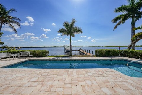 Villa ou maison à vendre à Punta Gorda, Floride: 3 chambres, 222.87 m2 № 2144891 - photo 18