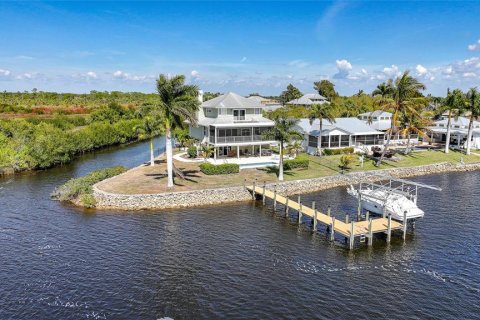 Villa ou maison à vendre à Punta Gorda, Floride: 3 chambres, 222.87 m2 № 2144891 - photo 3