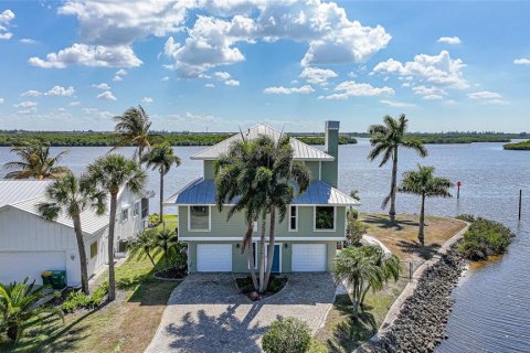 Villa ou maison à vendre à Punta Gorda, Floride: 3 chambres, 222.87 m2 № 2144891 - photo 4