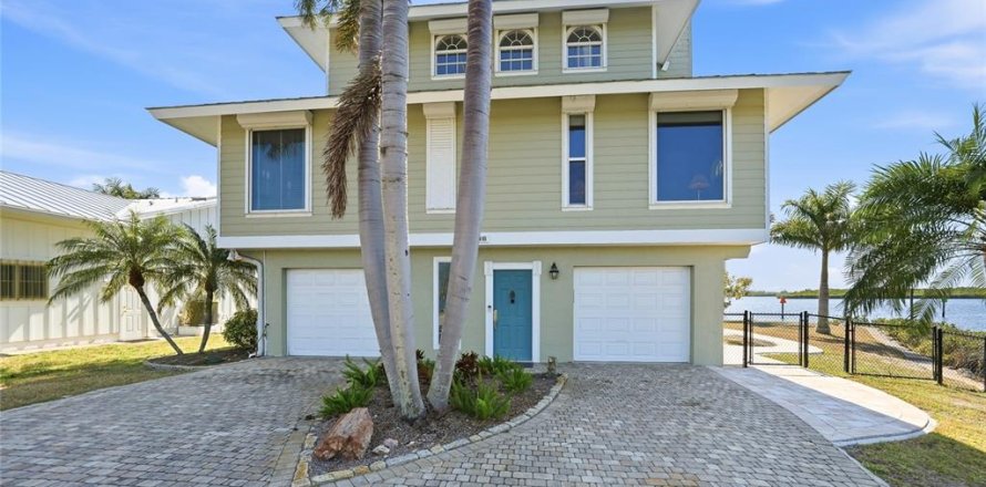 Villa ou maison à Punta Gorda, Floride 3 chambres, 222.87 m2 № 2144891