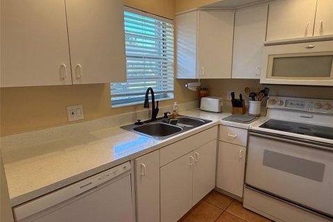 Copropriété à louer à Stuart, Floride: 2 chambres, 96.99 m2 № 2263632 - photo 5