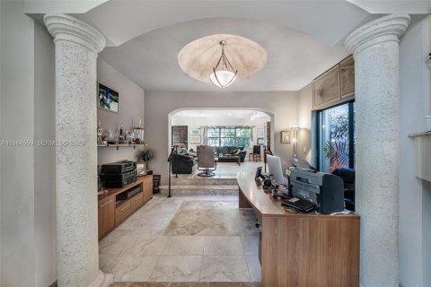 Villa ou maison à vendre à South Miami, Floride: 4 chambres, 362.69 m2 № 2026182 - photo 25