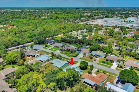 House in Jupiter, Florida 4 bedrooms, 142.88 sq.m. № 1132663 - photo 1