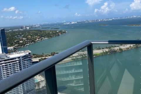 Condo in Miami, Florida, 1 bedroom  № 1862144 - photo 2