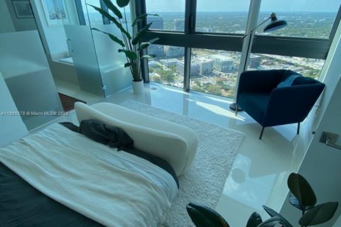 Condo in Miami, Florida, 1 bedroom  № 1862144 - photo 4