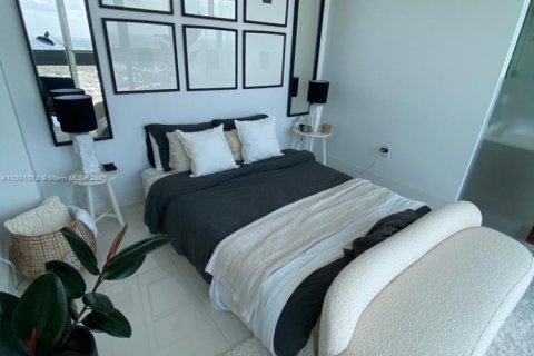Condo in Miami, Florida, 1 bedroom  № 1862144 - photo 5