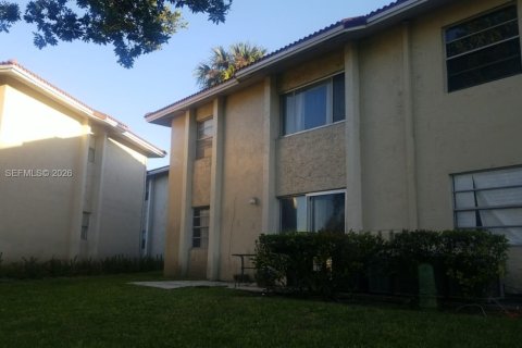 Condo in Coral Springs, Florida, 2 bedrooms  № 2066175 - photo 7